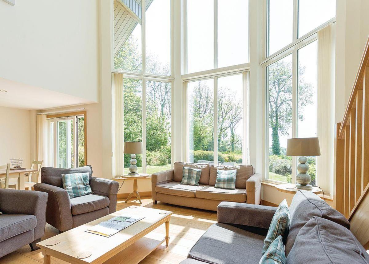 Swandown Lodges Chard Esterno foto