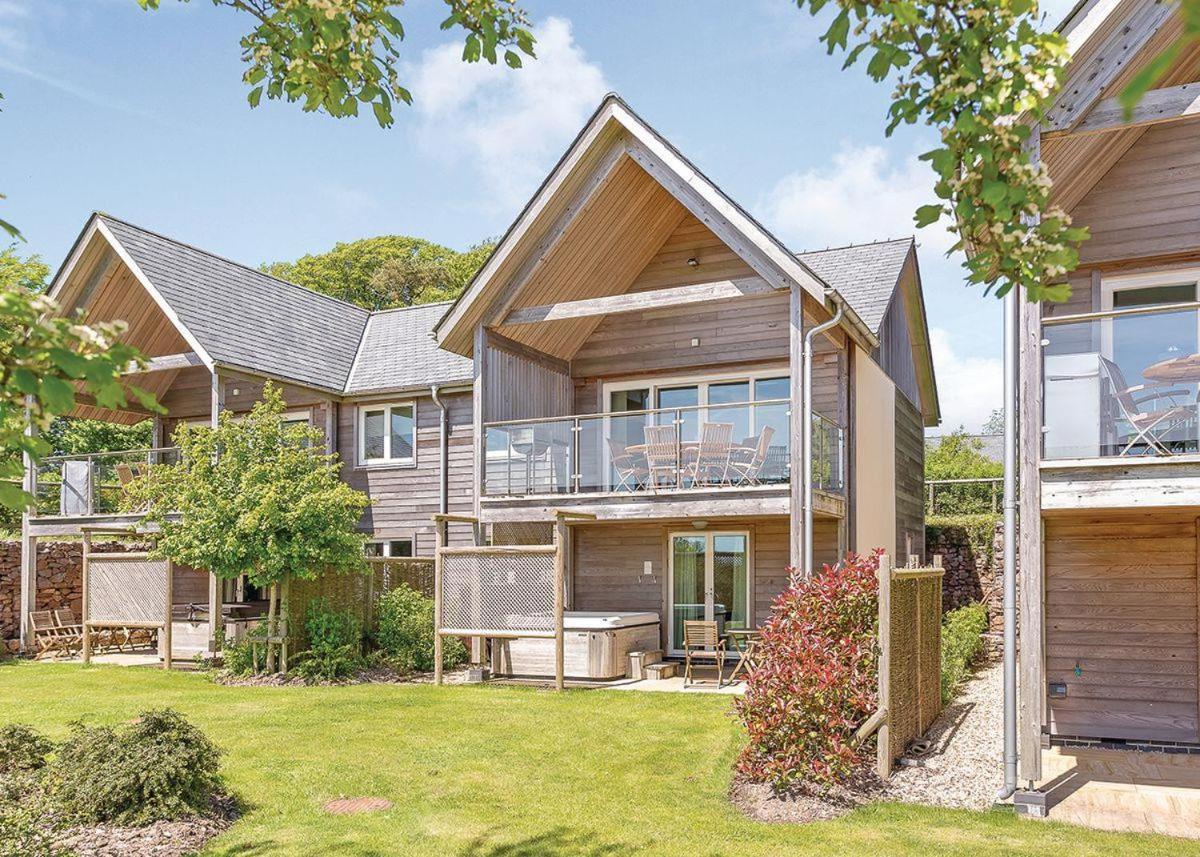 Swandown Lodges Chard Esterno foto