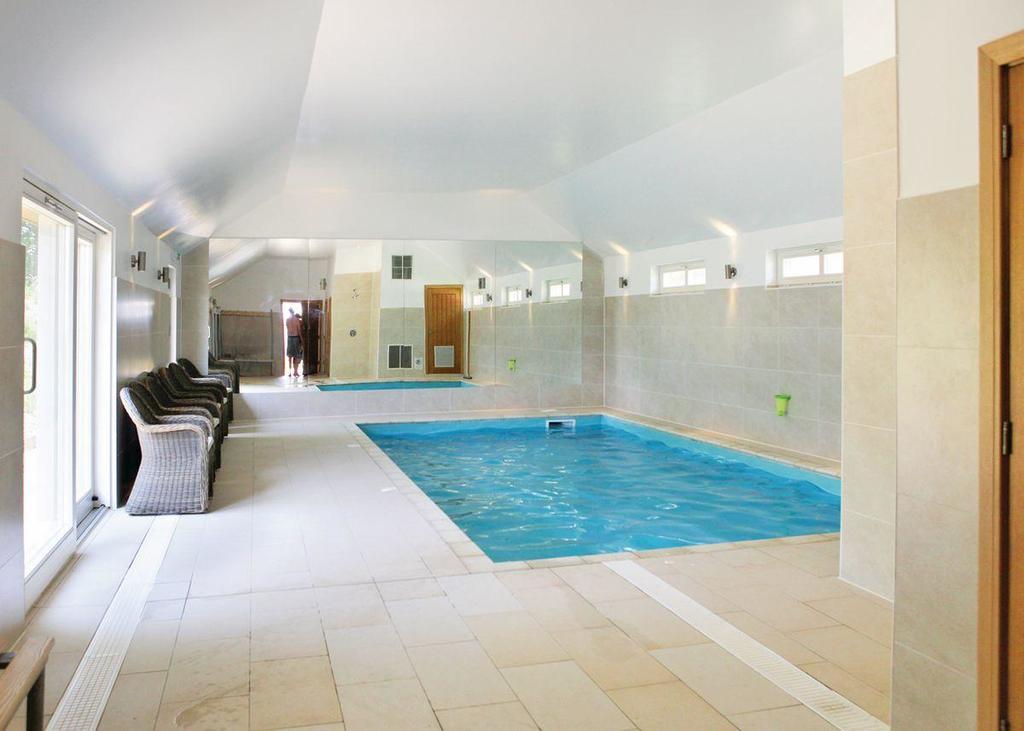 Swandown Lodges Chard Esterno foto