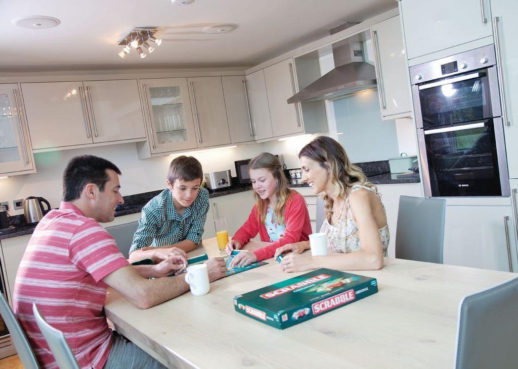 Swandown Lodges Chard Esterno foto